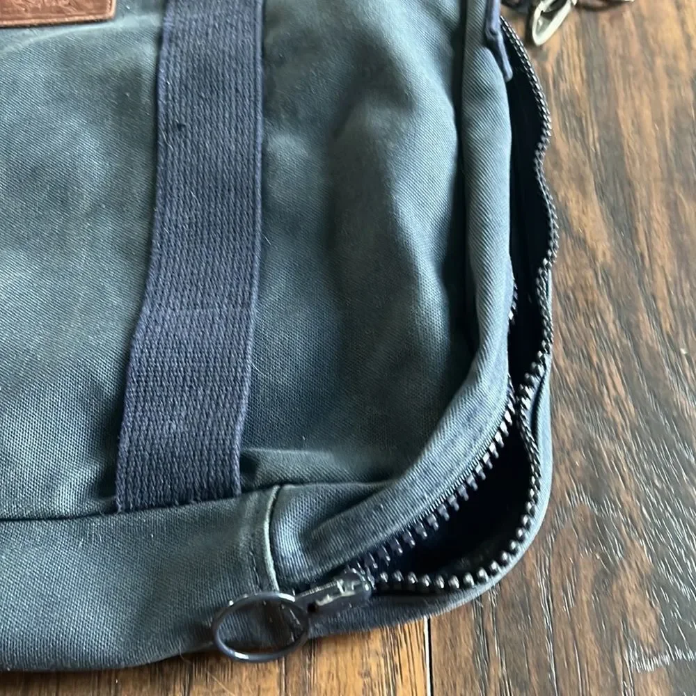 vtg made in USA Land's End canvas Messenger Bag navY blue nice fade in GUC